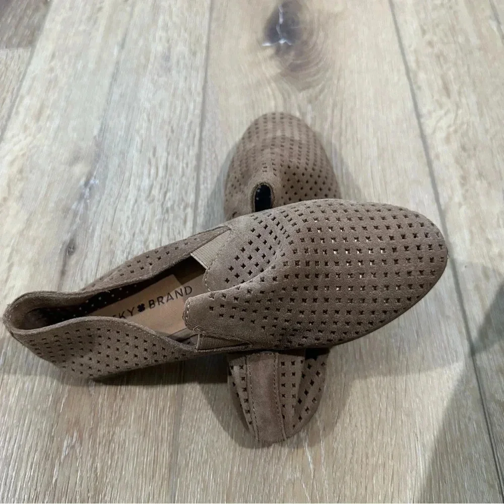 Lucky Brand Carthy Tan Leather Suede Perforated Loafer Flat Size 6 NWOT